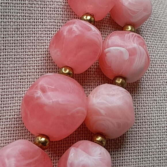 Vintage Pink Marbled Lucite Necklace Bracelet Set, 1950s, 16 Inch - Picture 7 of 12